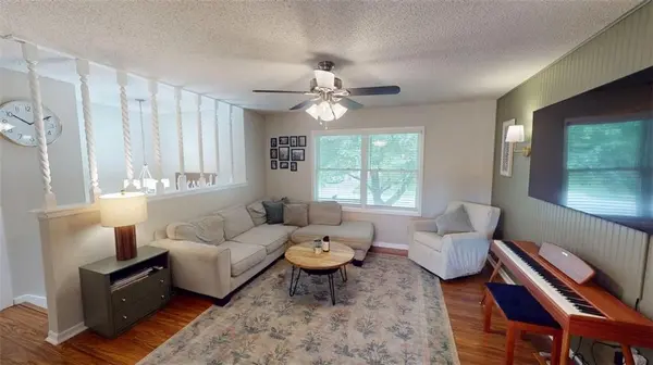 15905 W 154th ST, Olathe, KS 66062