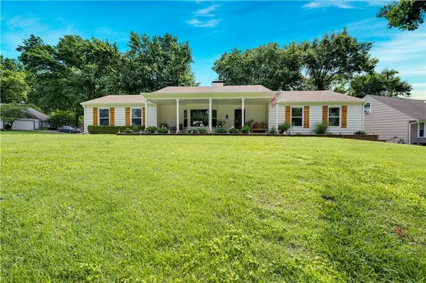 4901 Pawnee DR, Roeland Park, KS 66205