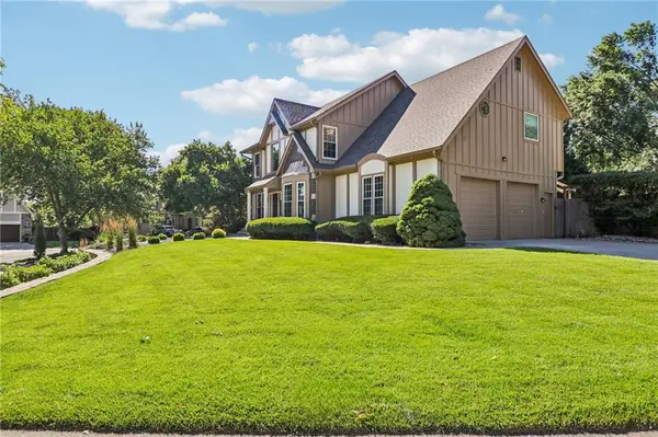 12748 Cody ST, Overland Park, KS 66213