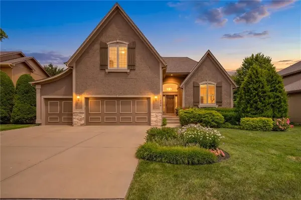 17595 S Brockway ST, Olathe, KS 66062