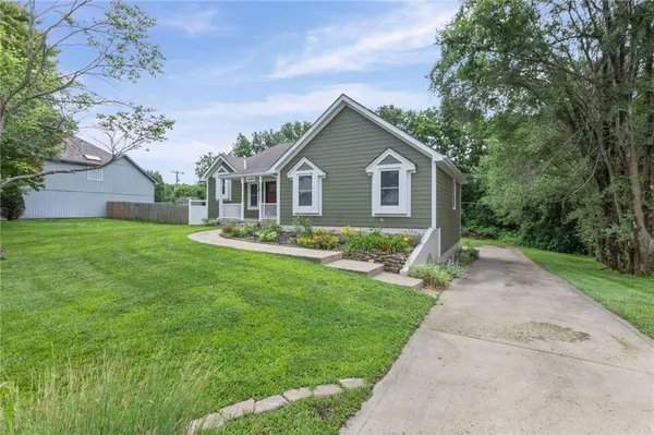 14969 Forest View CT, Bonner Springs, KS 66012