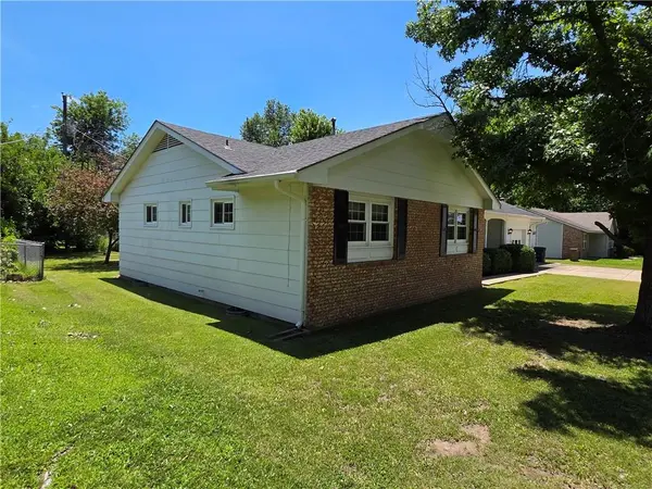 919 W Beech ST, Independence, KS 67301