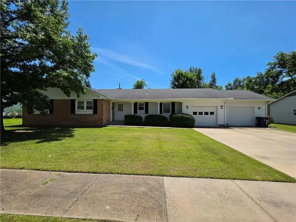 919 W Beech ST, Independence, KS 67301