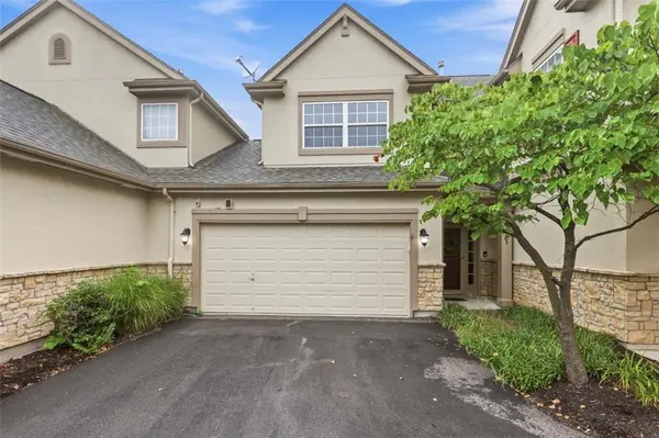 21115 W 118th TER, Olathe, KS 66061