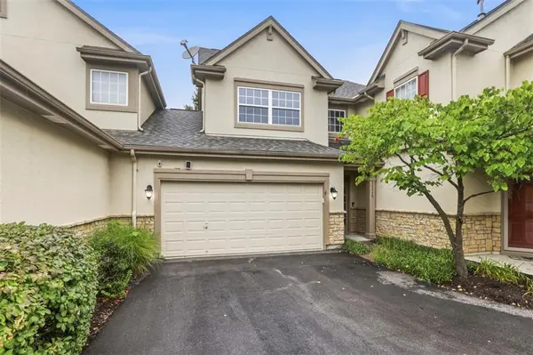 21115 W 118th TER, Olathe, KS 66061