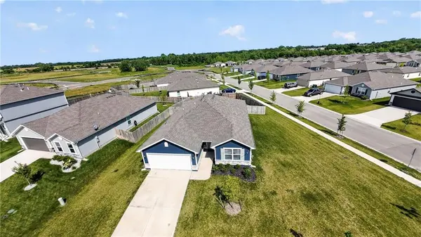 19341 Belford ST, Spring Hill, KS 66083