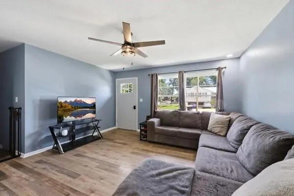 5011 NE 44th TER, Kansas City, MO 64117