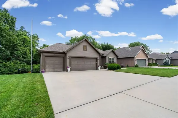 9012 NE 108th ST, Kansas City, MO 64157