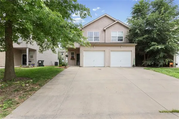 228 N 4th TER,  Louisburg,  KS 66053
