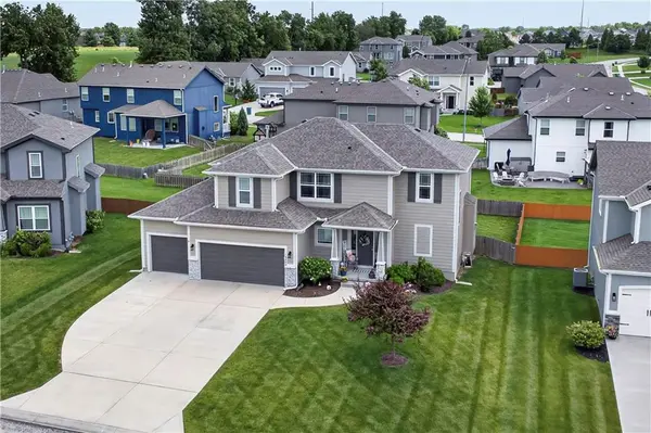 19609 W 197th ST, Spring Hill, KS 66083
