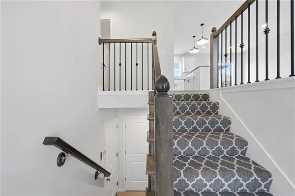 1109 SW Arborway DR, Lee's Summit, MO 64082