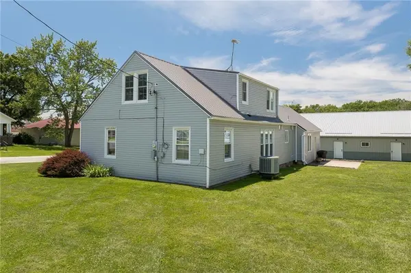 109 E Chestnut ST, Hamilton, MO 64644