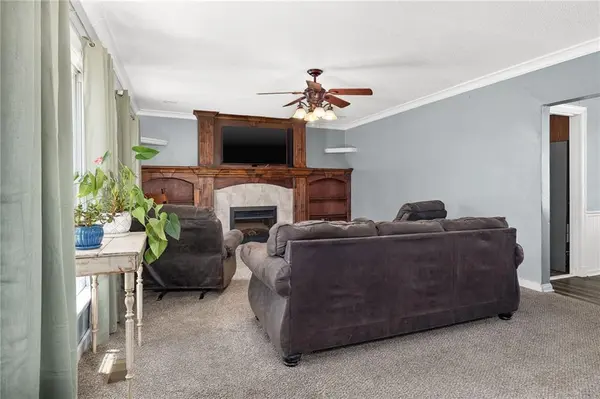109 E Chestnut ST, Hamilton, MO 64644