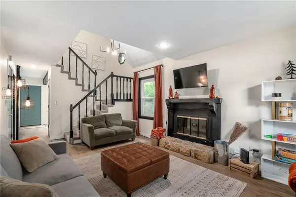 1904 W 3rd ST, Lawrence, KS 66044