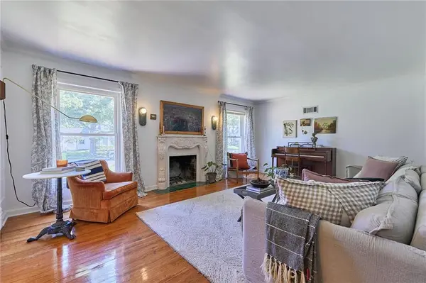 4401 W 53rd TER, Roeland Park, KS 66205