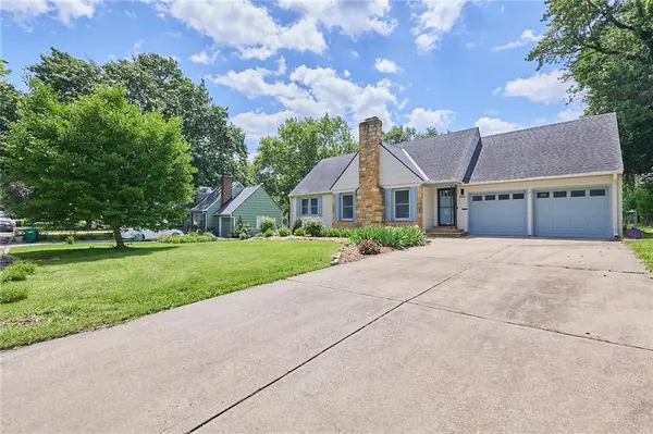 4401 W 53rd TER, Roeland Park, KS 66205