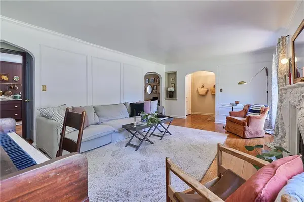 4401 W 53rd TER, Roeland Park, KS 66205