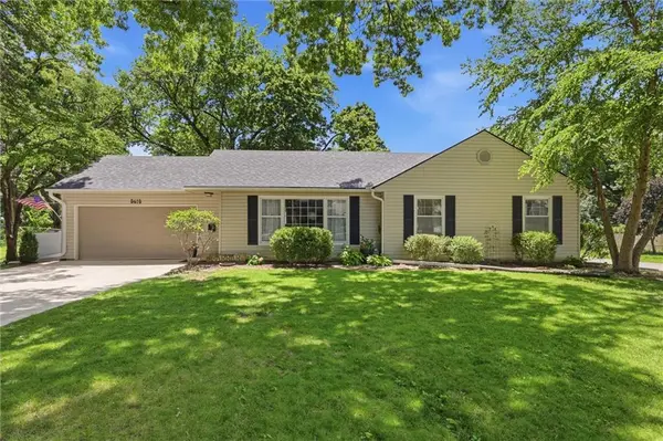 5615 W 70th TER, Prairie Village, KS 66208