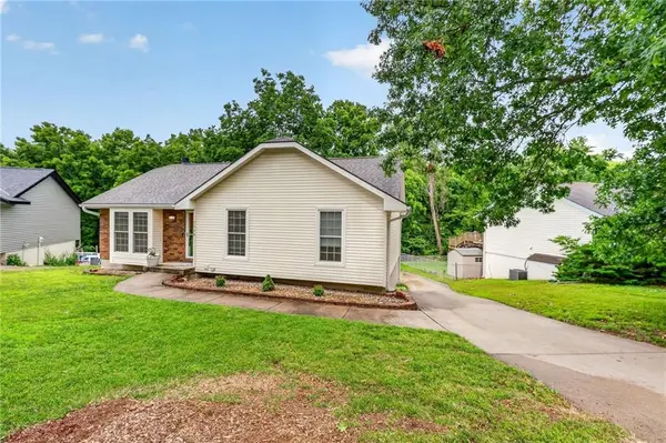 7114 NW Rhode AVE, Kansas City, MO 64152