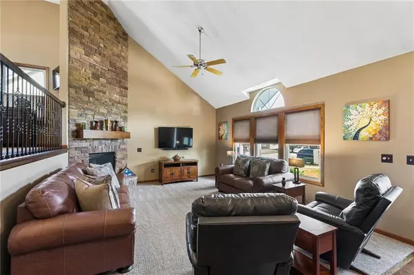 1301 Bradford DR, Greenwood, MO 64034