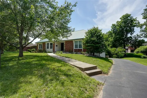 3916 S Grant AVE, Independence, MO 64055