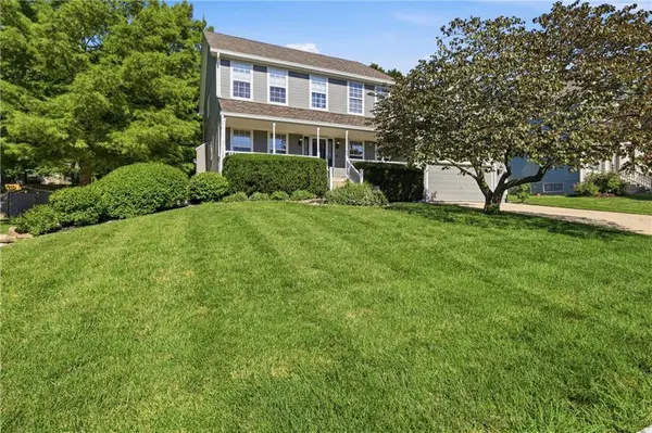 4312 SW Seattle Slew DR, Lee's Summit, MO 64082