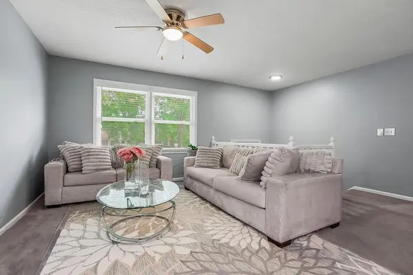 105 SE Moore ST, Blue Springs, MO 64014
