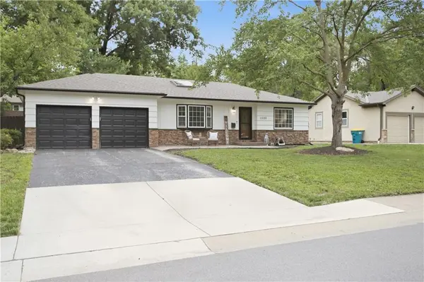 13122 Logan LN, Lenexa, KS 66215