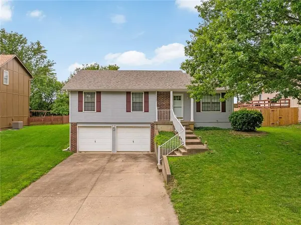 23985 W 57th TER, Shawnee, KS 66226