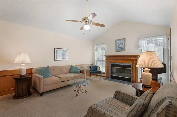 23985 W 57th TER, Shawnee, KS 66226