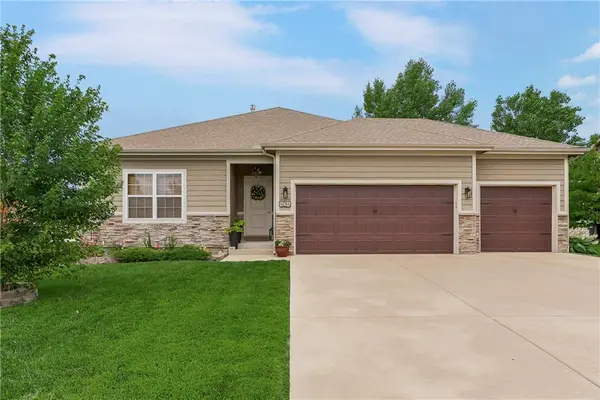 424 E Pawnee LN,  Gardner,  KS 66030