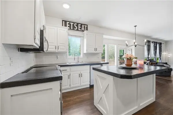 8004 W 144th PL, Overland Park, KS 66223