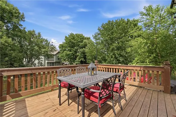 8004 W 144th PL, Overland Park, KS 66223