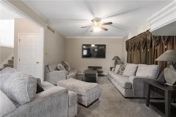 13802 S Mullen ST, Olathe, KS 66062