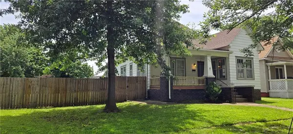 906 N Pine ST, Pittsburg, KS 66762