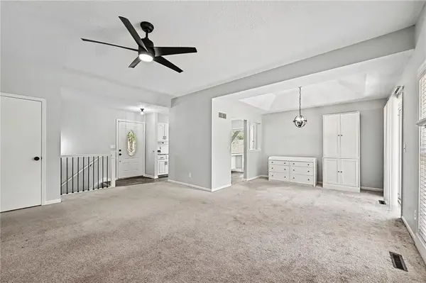 1720 Regency DR, Kearney, MO 64060