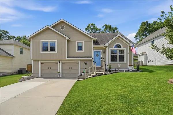 1404 Fox Run TRL,  Platte City,  MO 64079