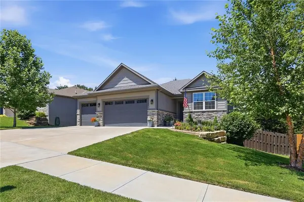 34486 W 84th TER, De Soto, KS 66018