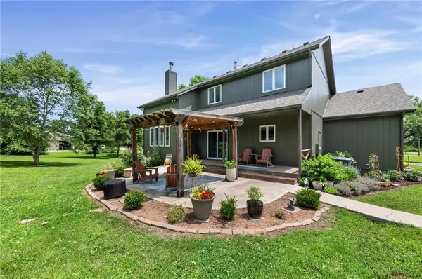 1812 N 150th ST, Basehor, KS 66007