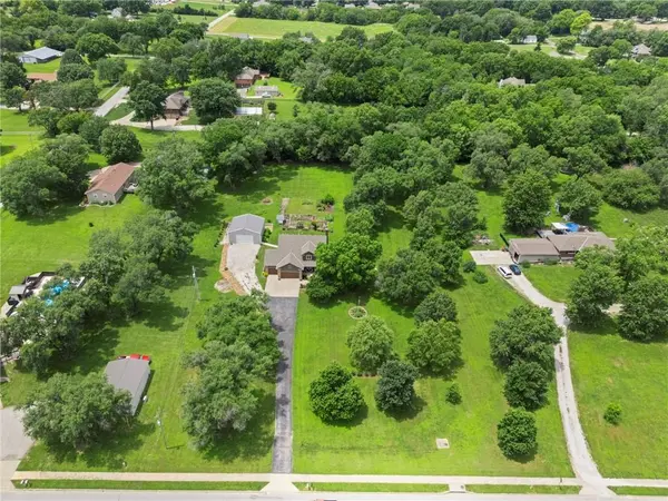1812 N 150th ST, Basehor, KS 66007