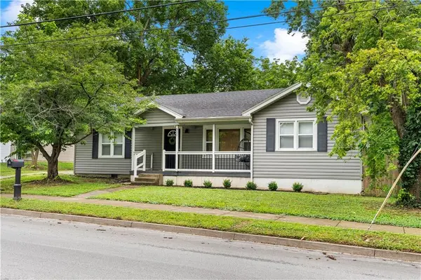 511 W Ashland ST, Nevada, MO 64772