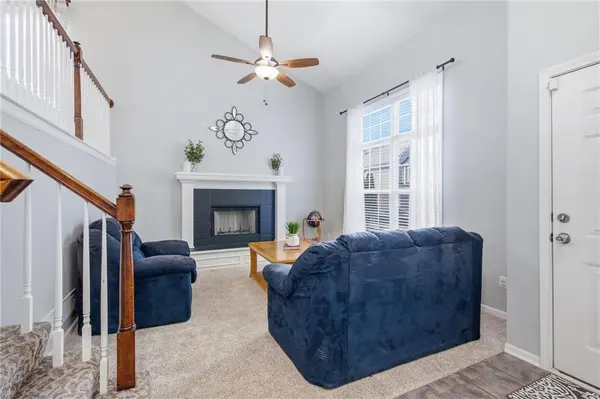 16392 W 156th TER, Olathe, KS 66062