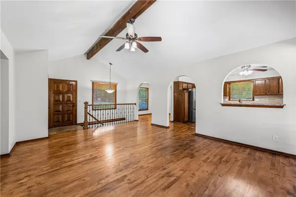 7606 NW 69th TER, Kansas City, MO 64152