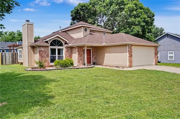 3028 W 30th CT, Lawrence, KS 66047