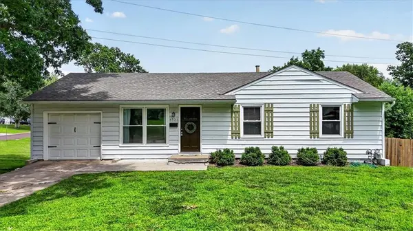 8521 Goodman ST, Overland Park, KS 66212