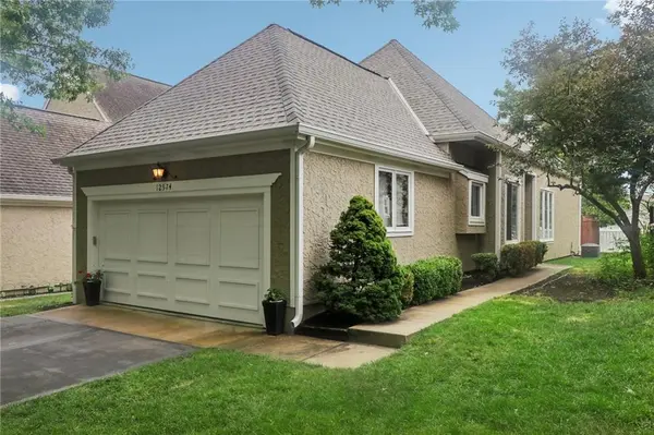 12574 Barkley ST, Overland Park, KS 66209