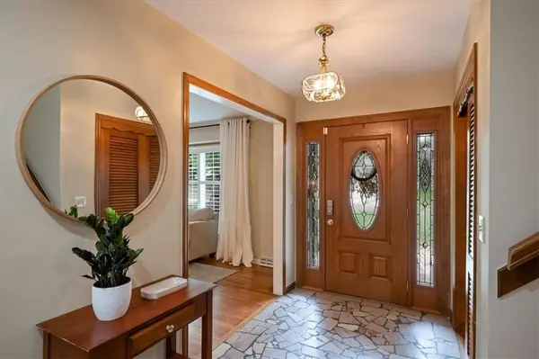 8622 Broadmoor ST, Overland Park, KS 66212