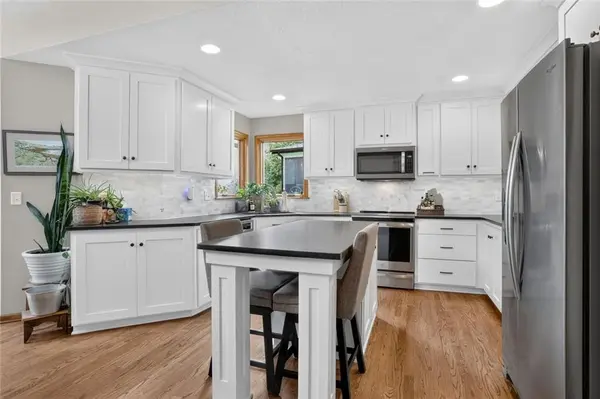 7646 N Pomona AVE, Kansas City, MO 64152