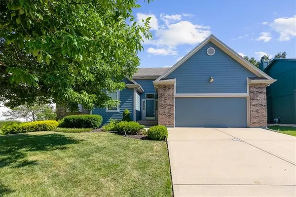 18173 W 157th ST, Olathe, KS 66062