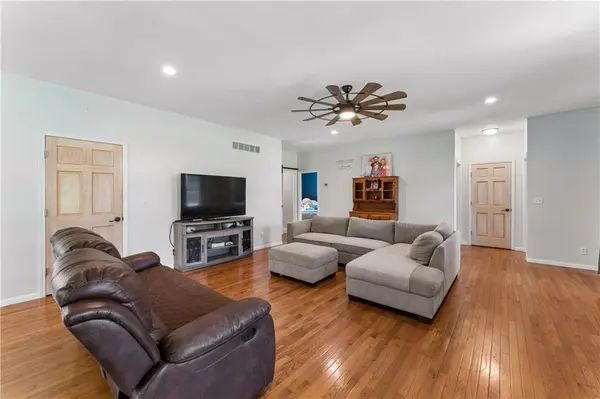 657 SW 701 RD, Centerview, MO 64019